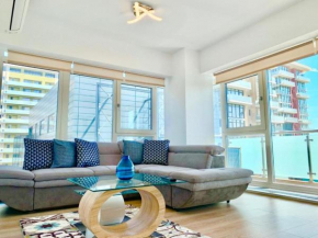 New Luxury Central Apartment